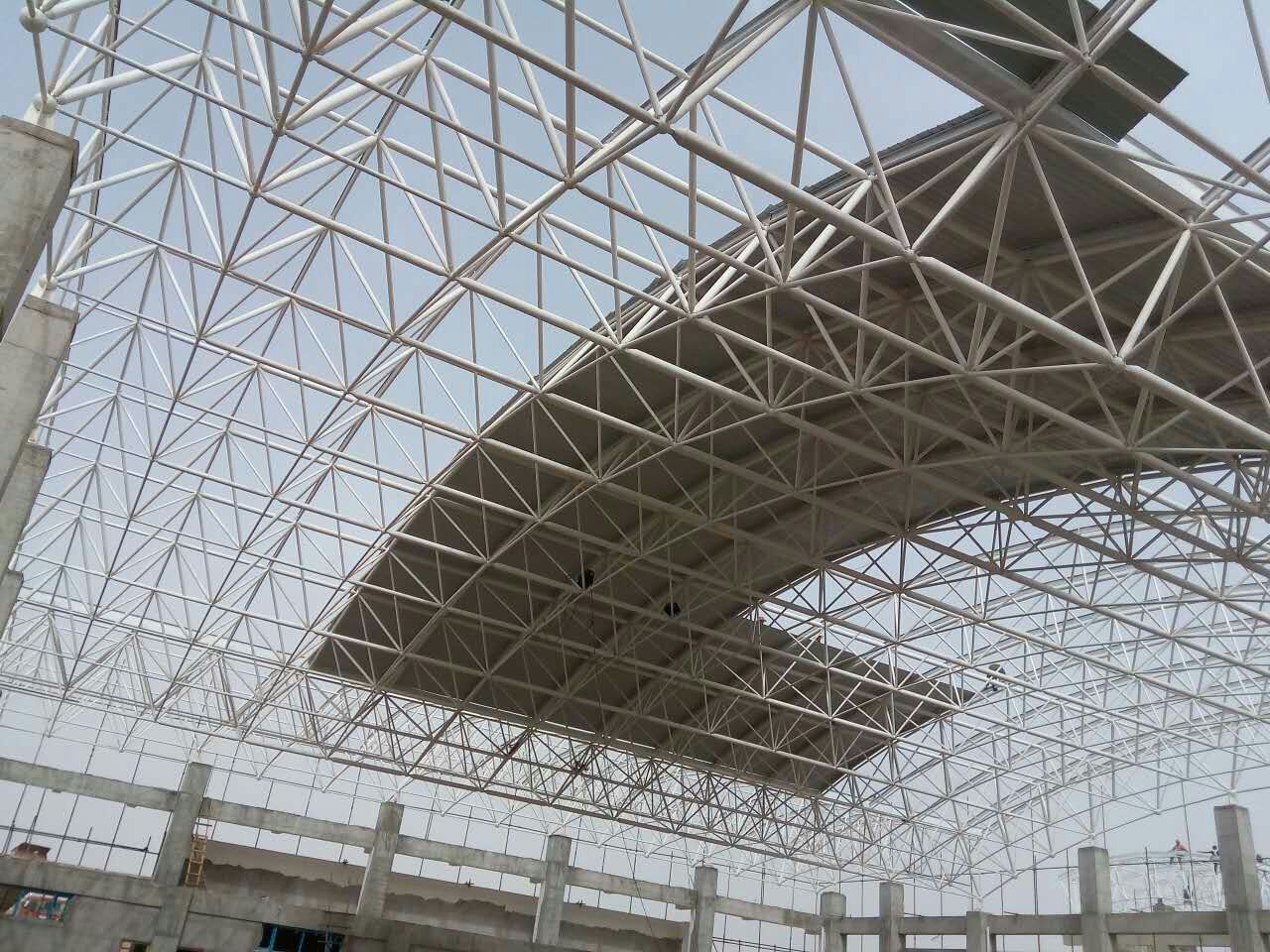 伊犁青岛一汽网架